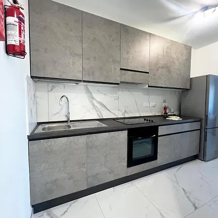 Seafront Escape Paceville Nearby 3 Apartment Naxxar
