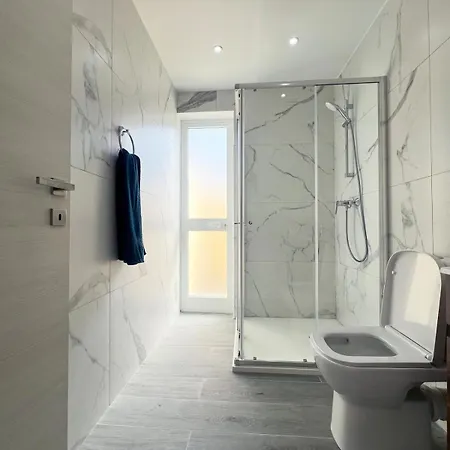 Apartment Seafront Escape Paceville Nearby 3 *