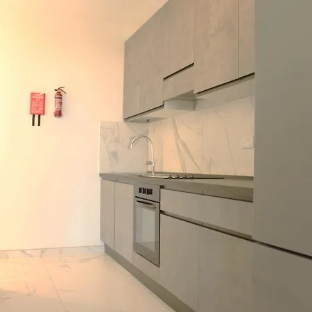 Seafront Escape Paceville Nearby 3 Apartman