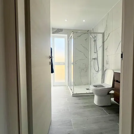 Seafront Escape Paceville Nearby 3 Apartment Naxxar