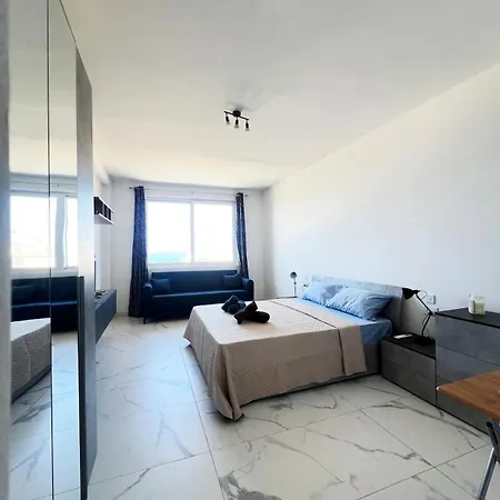 Seafront Escape Paceville Nearby 3 Apartment Naxxar